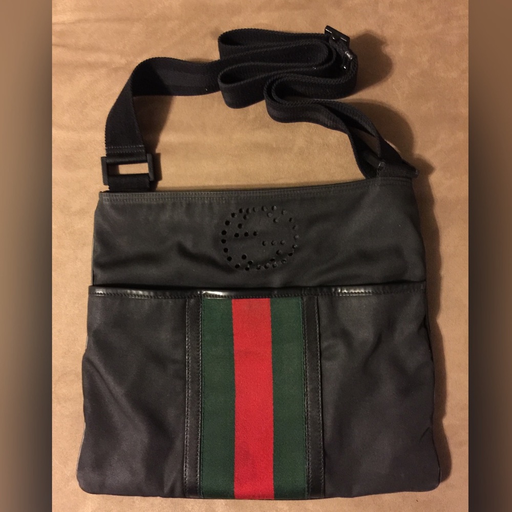 Authentic Gucci Cross Body Messenger Bag